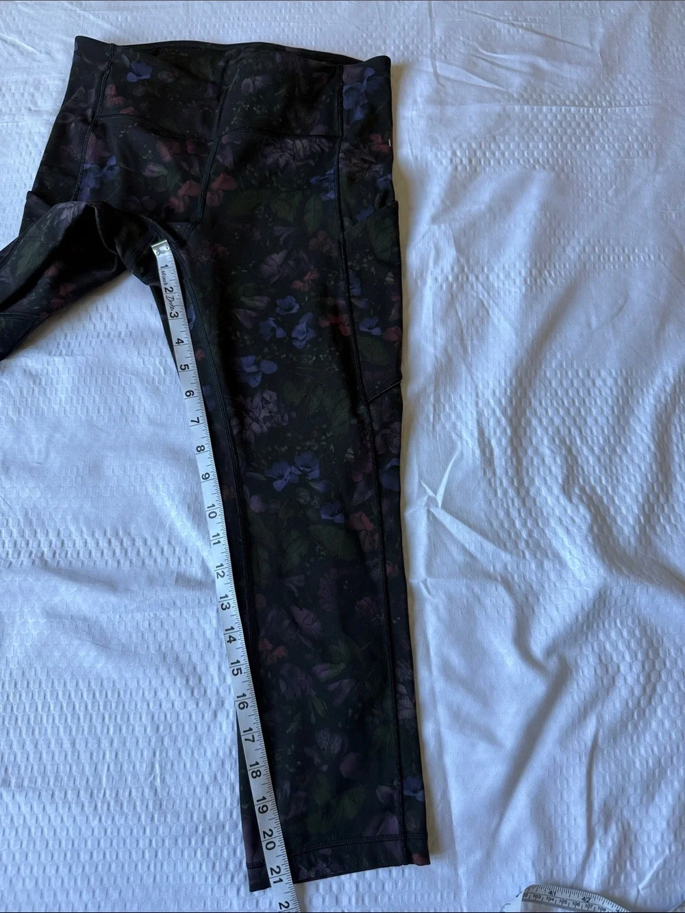Lululemon Speed Up Crop (21